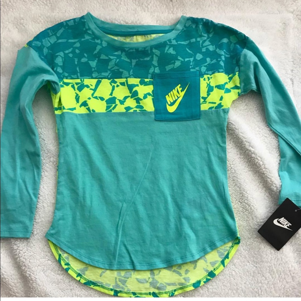 New girls Nike shirt